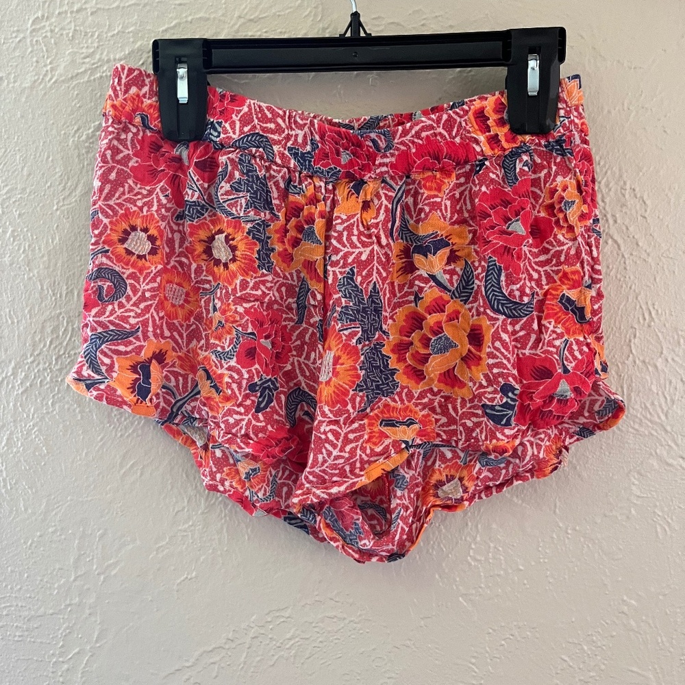Floral Billabong shorts size large